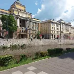 Festina Lente Apartment-Center Of The City!